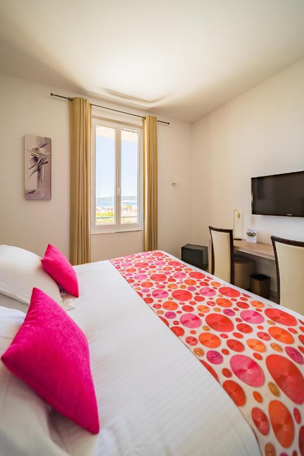 Hotel Le Rabelais Льо Лаванду Екстериор снимка